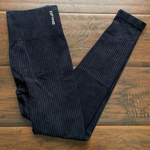Black ribbed dfyne leggings small